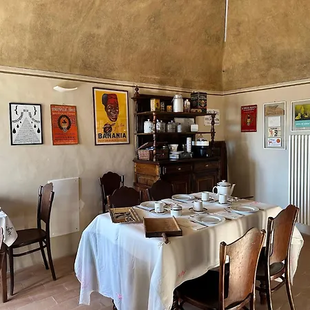 Palazzo D'alessandro Wunderkammer & Di Charme 4* Caporciano