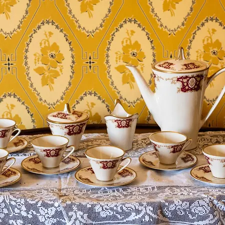 Palazzo D'alessandro Wunderkammer & Di Charme 3* Caporciano