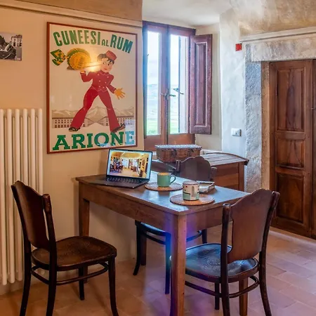 Palazzo D'alessandro Wunderkammer & Di Charme 3* Caporciano