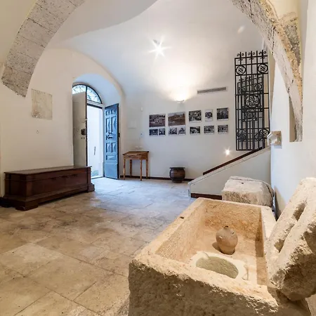 Palazzo D'alessandro Wunderkammer & Di Charme Bed & Breakfast