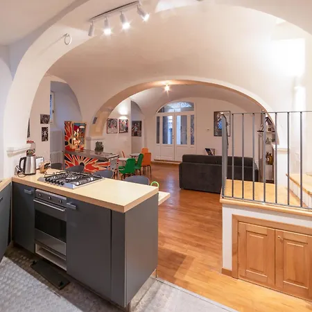 Palazzo D'alessandro Wunderkammer & Di Charme Bed & Breakfast