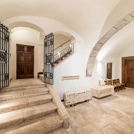 Palazzo D'alessandro Wunderkammer & Di Charme *