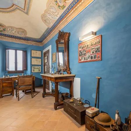 Palazzo D'alessandro Wunderkammer & Di Charme Bed & Breakfast