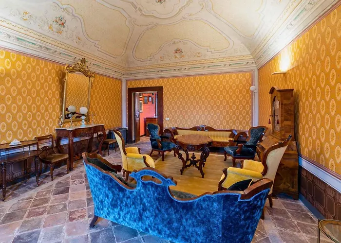 Palazzo D'alessandro Wunderkammer&suites Di Charme 3*