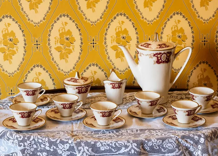 Palazzo D'alessandro Wunderkammer & Di Charme 3* Caporciano