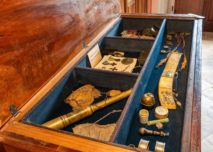 Frühstückspension Palazzo D'alessandro Wunderkammer&suites Di Charme