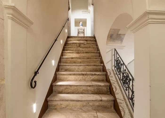 Frühstückspension Palazzo D'alessandro Wunderkammer&suites Di Charme Caporciano