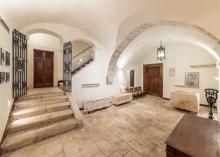 Frühstückspension Palazzo D'alessandro Wunderkammer&suites Di Charme Caporciano