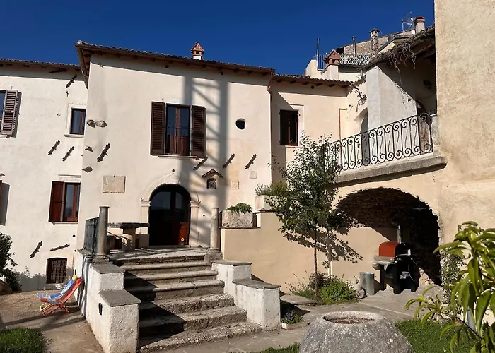 Palazzo D'alessandro Wunderkammer&suites Di Charme Caporciano